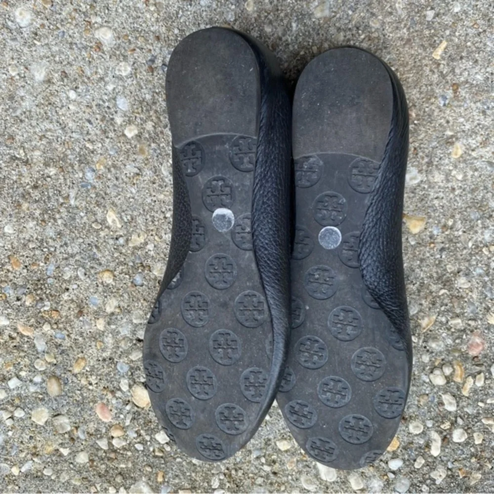Tory Burch Minnie Ballet Flats 6.5 Black Pebbled Leather Logo